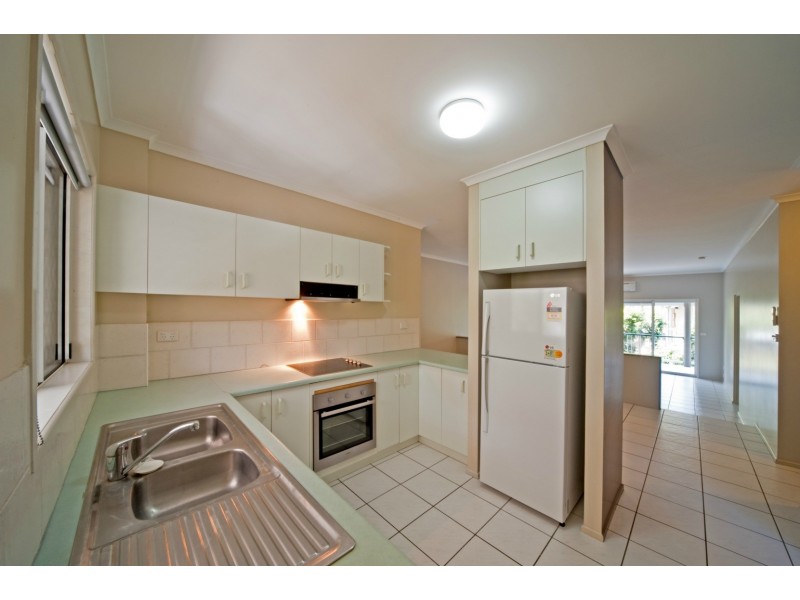 9b/10 Island Drive, Cannonvale QLD 4802