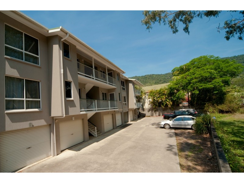 9b/10 Island Drive, Cannonvale QLD 4802
