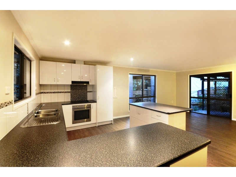 7 Barnes Place, Cannonvale QLD 4802