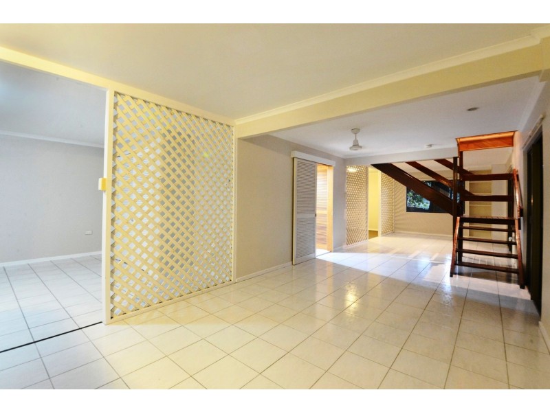 7 Barnes Place, Cannonvale QLD 4802