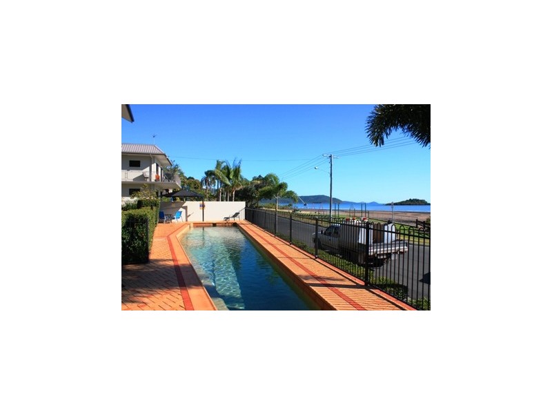 3/36 Coral Esplanade, Cannonvale QLD 4802