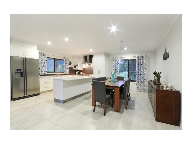 5 Scarlet Gum Crescent, Cannonvale QLD 4802