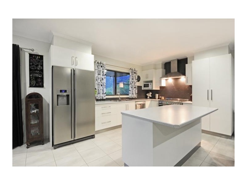 5 Scarlet Gum Crescent, Cannonvale QLD 4802