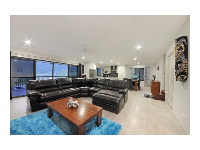 5 Scarlet Gum Crescent, Cannonvale QLD 4802