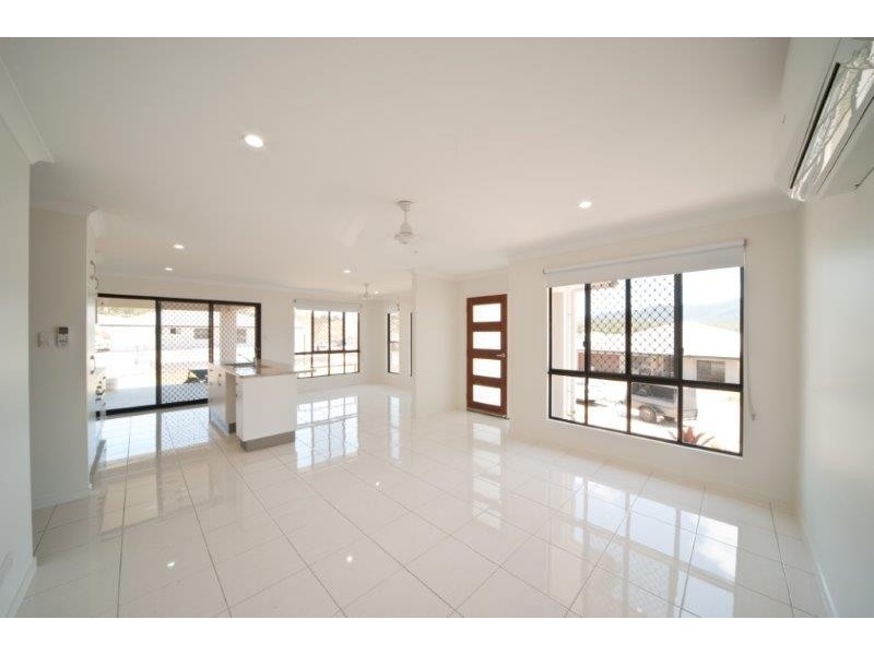 24 (Lot 67) Companion Way, Cannonvale QLD 4802