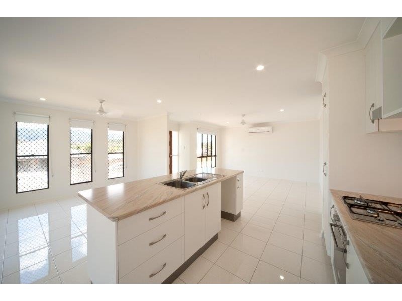 24 (Lot 67) Companion Way, Cannonvale QLD 4802