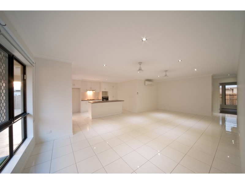 13 Companion Way, Cannonvale QLD 4802
