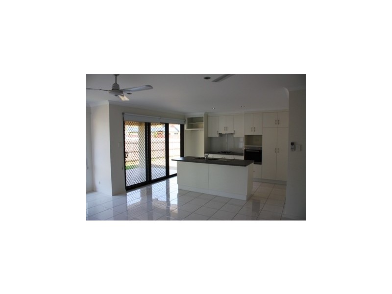 13 Companion Way, Cannonvale QLD 4802
