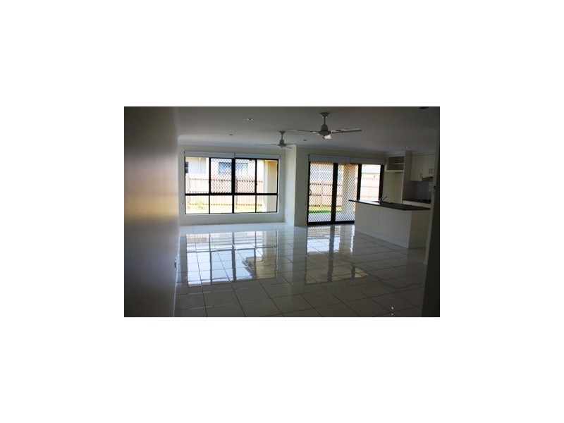 13 Companion Way, Cannonvale QLD 4802