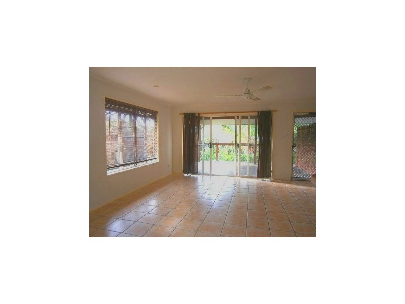2/8A Erromango Drive, Jubilee Pocket QLD 4802