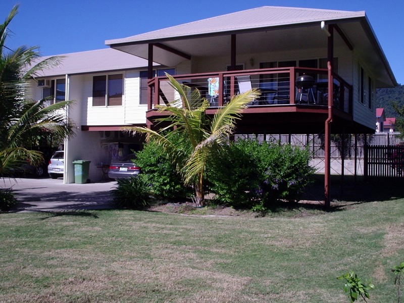 2/8A Erromango Drive, Jubilee Pocket QLD 4802