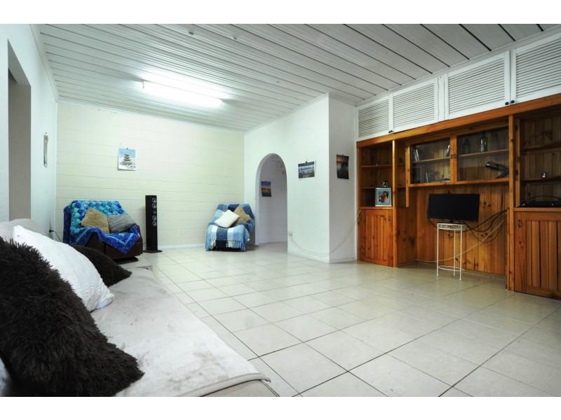 4 Balaka St, Cannonvale QLD 4802