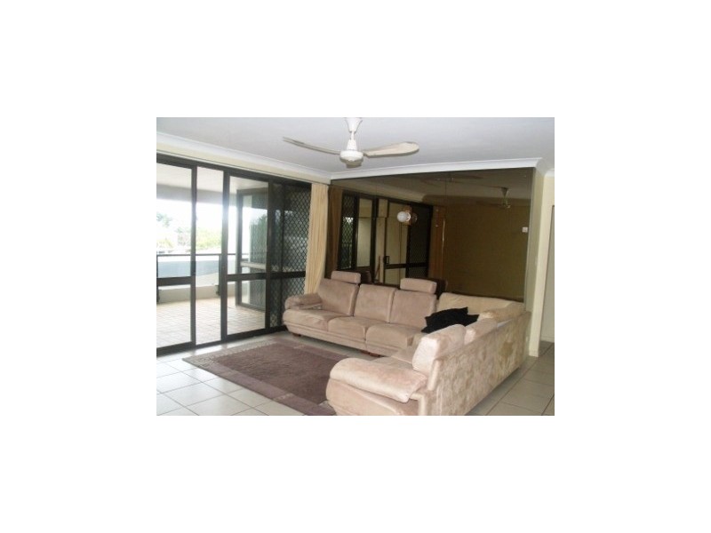 Unit 2 / 2 Eshelby Drive, Cannonvale QLD 4802