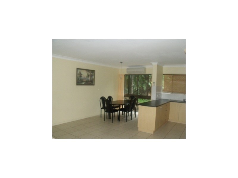 Unit 2 / 2 Eshelby Drive, Cannonvale QLD 4802