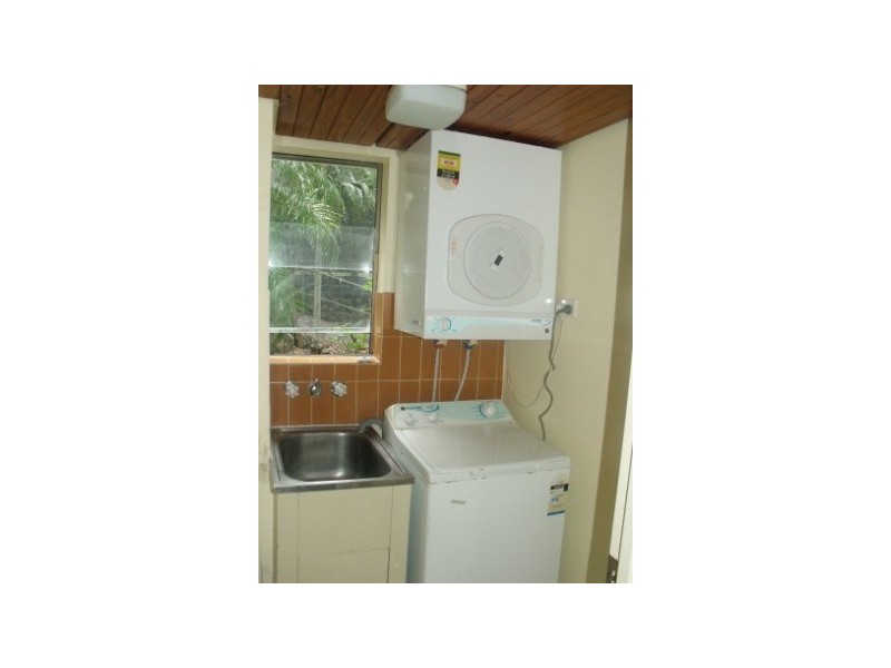 Unit 2 / 2 Eshelby Drive, Cannonvale QLD 4802