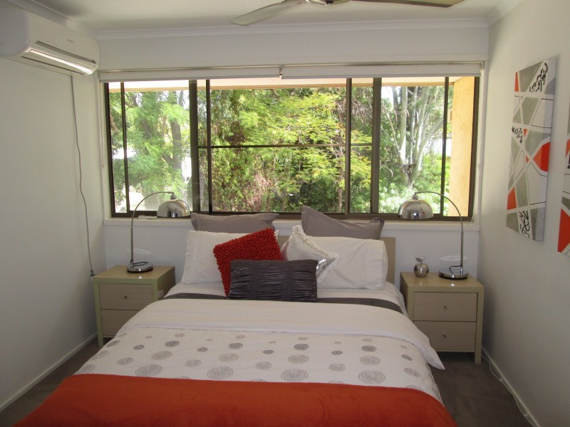 4/4 Salmon Street, Cannonvale QLD 4802
