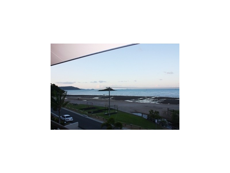 11/36 Coral Esplanade, Cannonvale QLD 4802