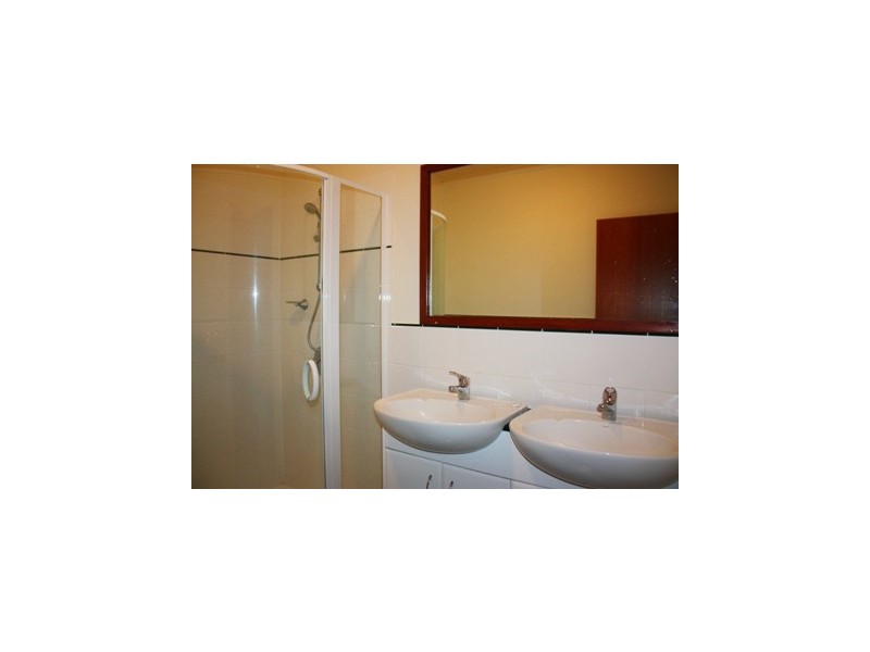 11/36 Coral Esplanade, Cannonvale QLD 4802