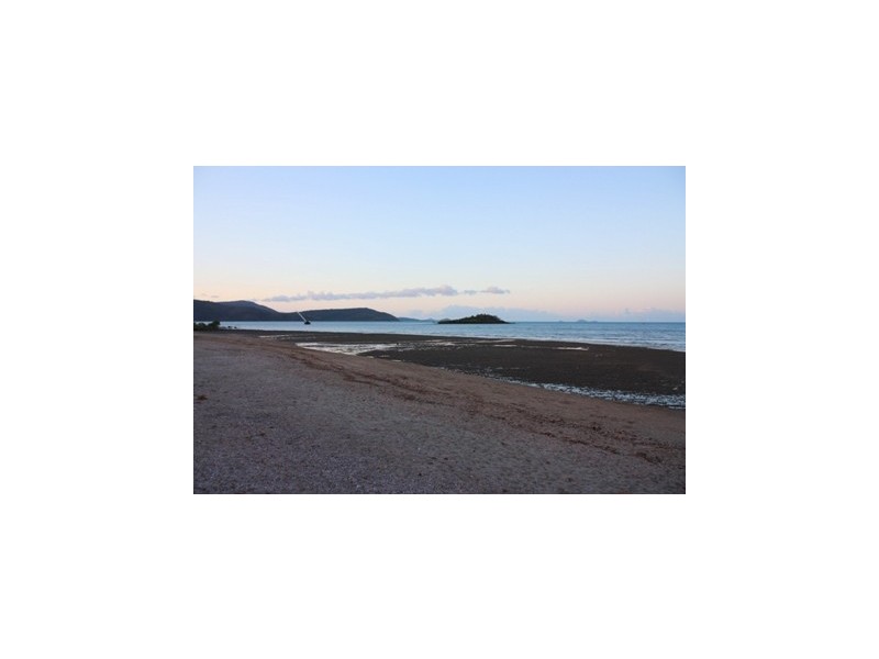 11/36 Coral Esplanade, Cannonvale QLD 4802