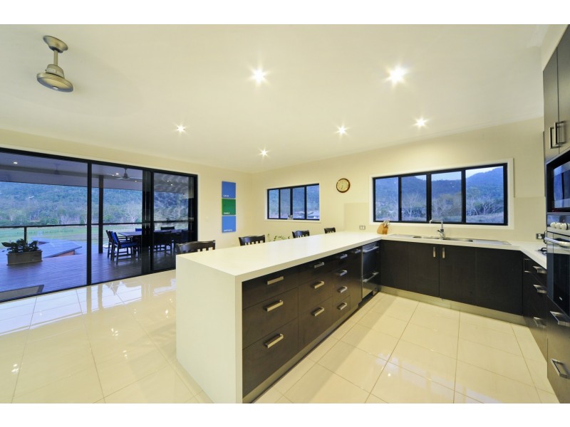 5 Scenic Ridge Drive, Cannonvale QLD 4802