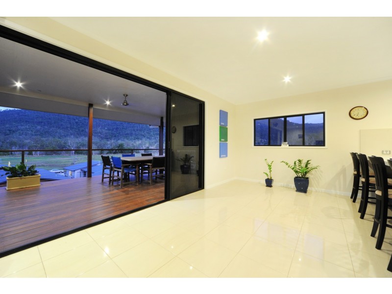 5 Scenic Ridge Drive, Cannonvale QLD 4802
