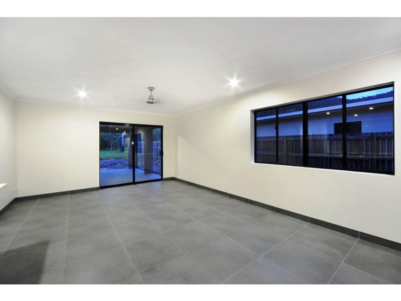 59 Parker Road, Cannonvale QLD 4802