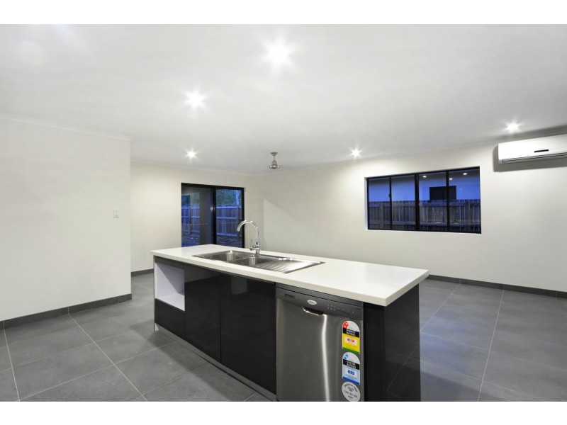 59 Parker Road, Cannonvale QLD 4802