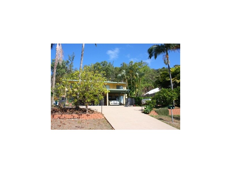 2/8 Duell Road, Cannonvale QLD 4802