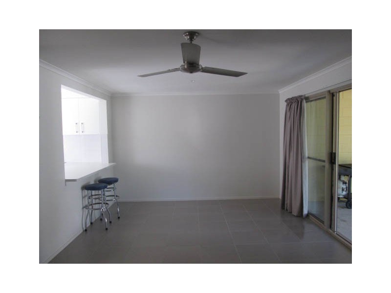 2/8 Duell Road, Cannonvale QLD 4802