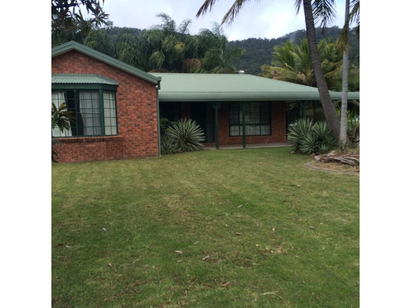 7 Hazelwood Cres, Cannonvale QLD 4802