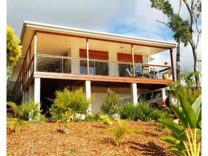 8 Wills Court, Cannonvale QLD 4802