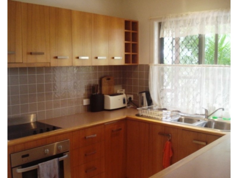 8 Wills Court, Cannonvale QLD 4802