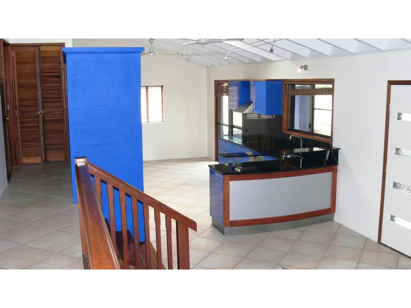 7 Iluka Street, Cannonvale QLD 4802