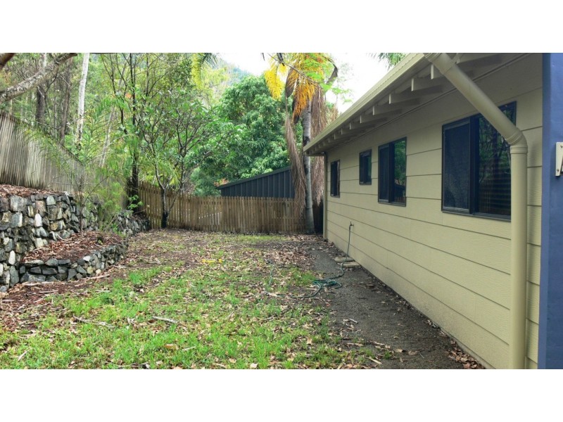 7 Iluka Street, Cannonvale QLD 4802