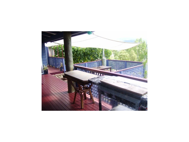 4 Katoota Court, Cannonvale QLD 4802