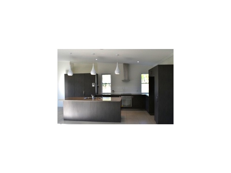 6/13 Yachtsman Pde, Cannonvale QLD 4802