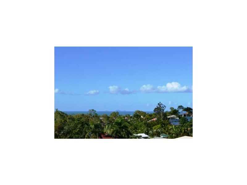 6/13 Yachtsman Pde, Cannonvale QLD 4802