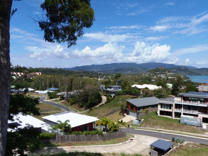 74 Eshelby Drive, Cannonvale QLD 4802