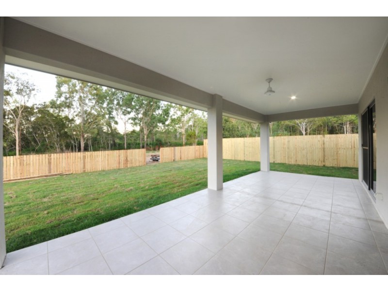 19 Twin Creek Court, Cannonvale QLD 4802