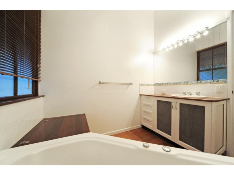 10 Totem Trail, Mandalay QLD 4802