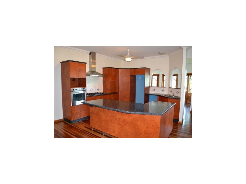 6 Gregory Court, Cannonvale QLD 4802