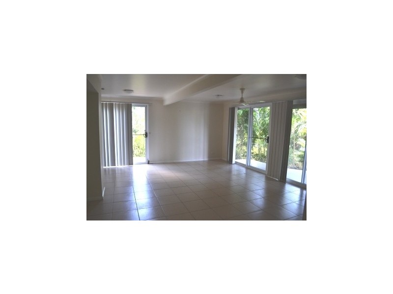 6 Gregory Court, Cannonvale QLD 4802