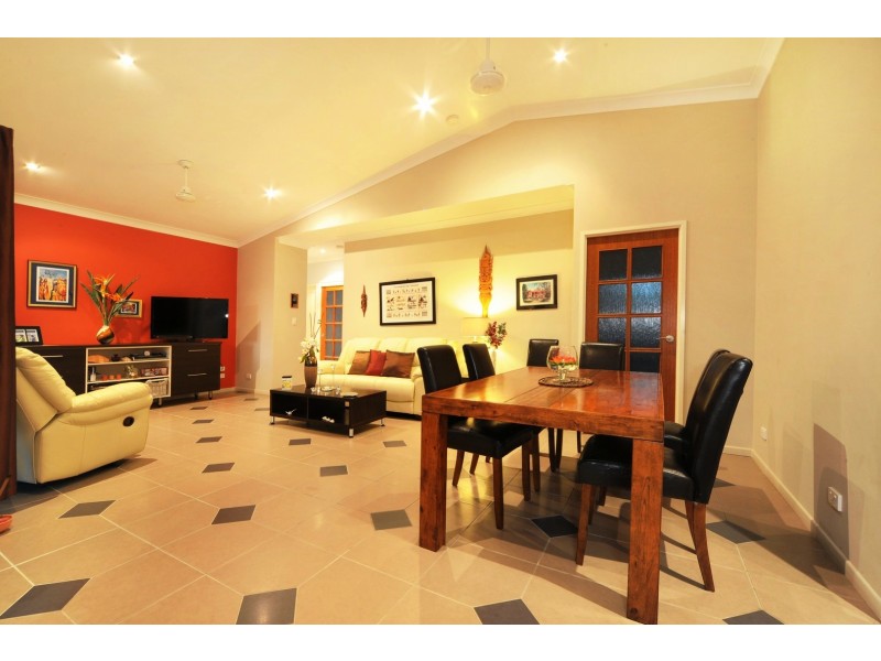 16 Links Dr, Cannonvale QLD 4802