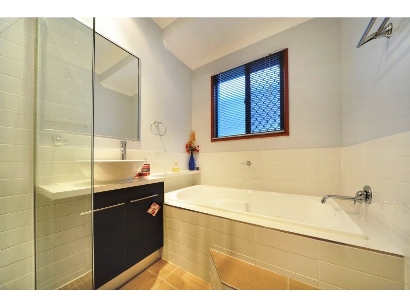 16 Links Dr, Cannonvale QLD 4802