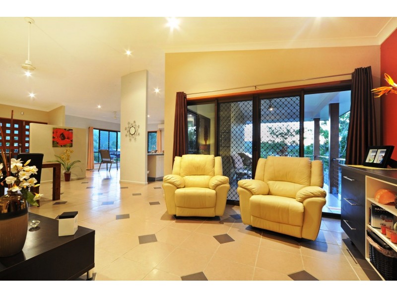 16 Links Dr, Cannonvale QLD 4802