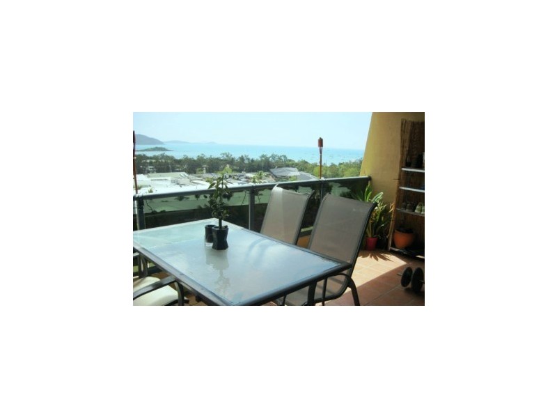133/4 Eshelby Drive, Cannonvale QLD 4802