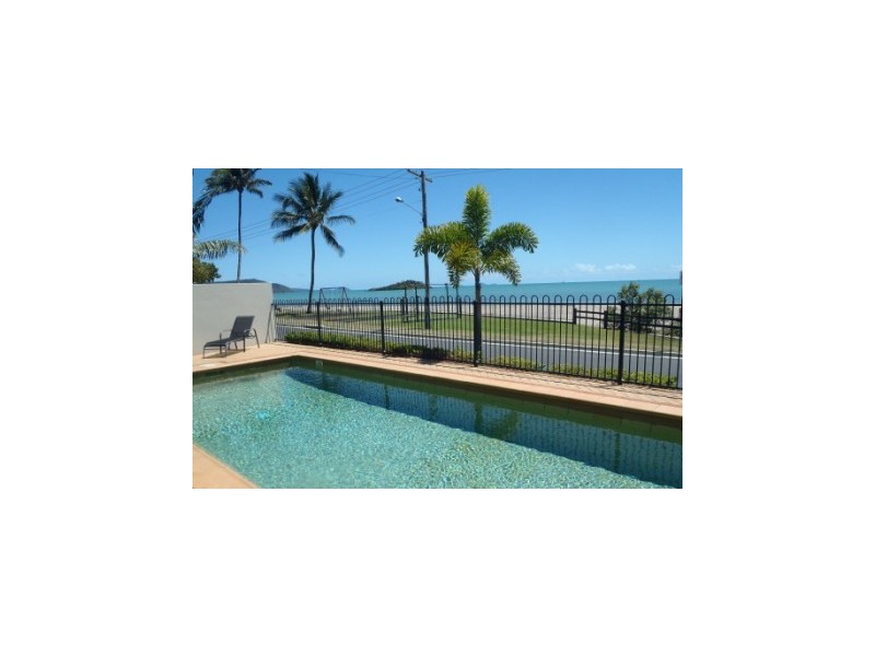 10/36 Coral Esplanade, Cannonvale QLD 4802