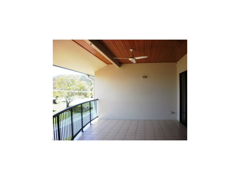 10/36 Coral Esplanade, Cannonvale QLD 4802