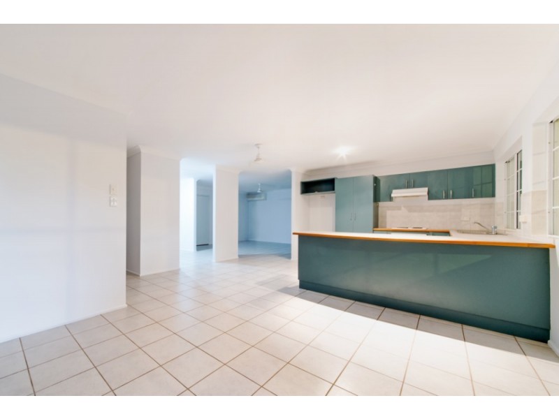 46 Valley Drive, Cannonvale QLD 4802