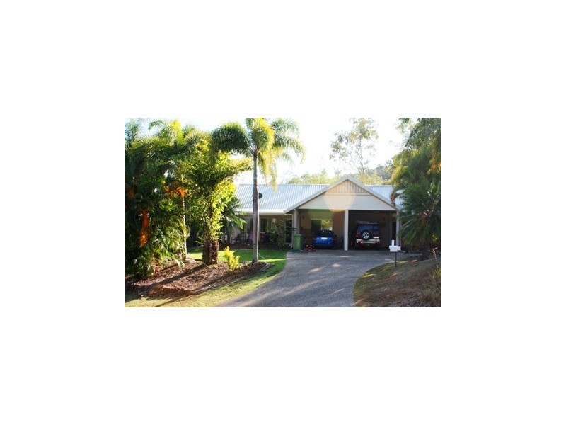 2/6 Duell Road, Cannonvale QLD 4802